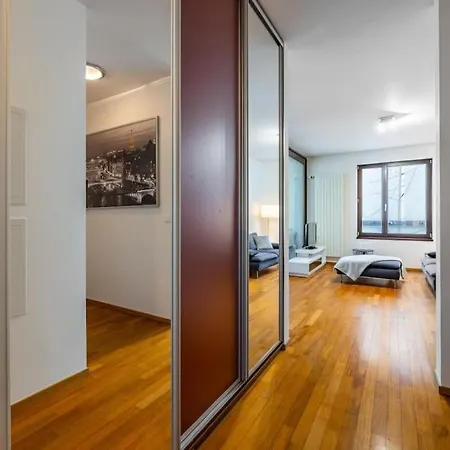 شقة Modern Spacious Flat With A Terrace And A Parking