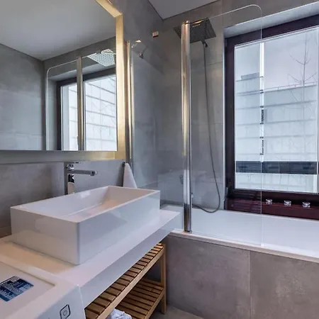 Modern Spacious Flat With A Terrace And A Parking * Praga