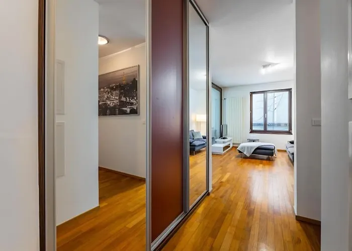 Apartment Modern Spacious Flat With A Terrace And A Parking